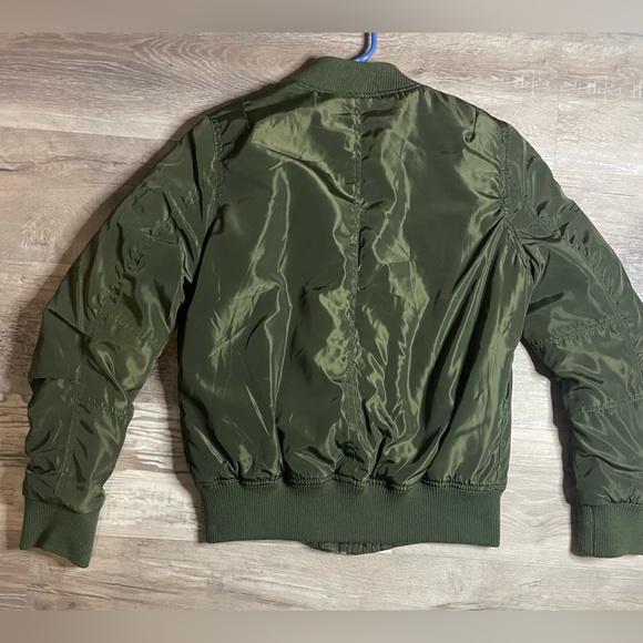 Tilly’s Sherpa lined bomber - Picture 2 of 11